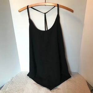 3/$18🤑 No Boundaries tank w/ cross straps in back